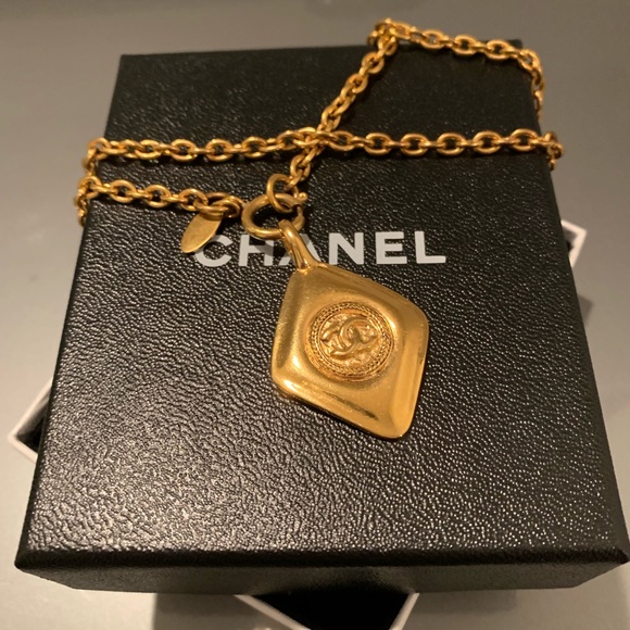 Chanel Necklace - Picture 8 of 16